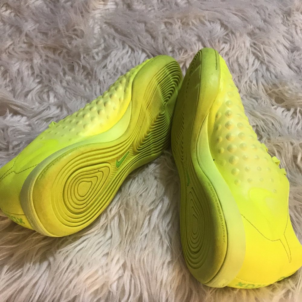 Nike Macistax Yellow Sneakers - Picture 8 of 13